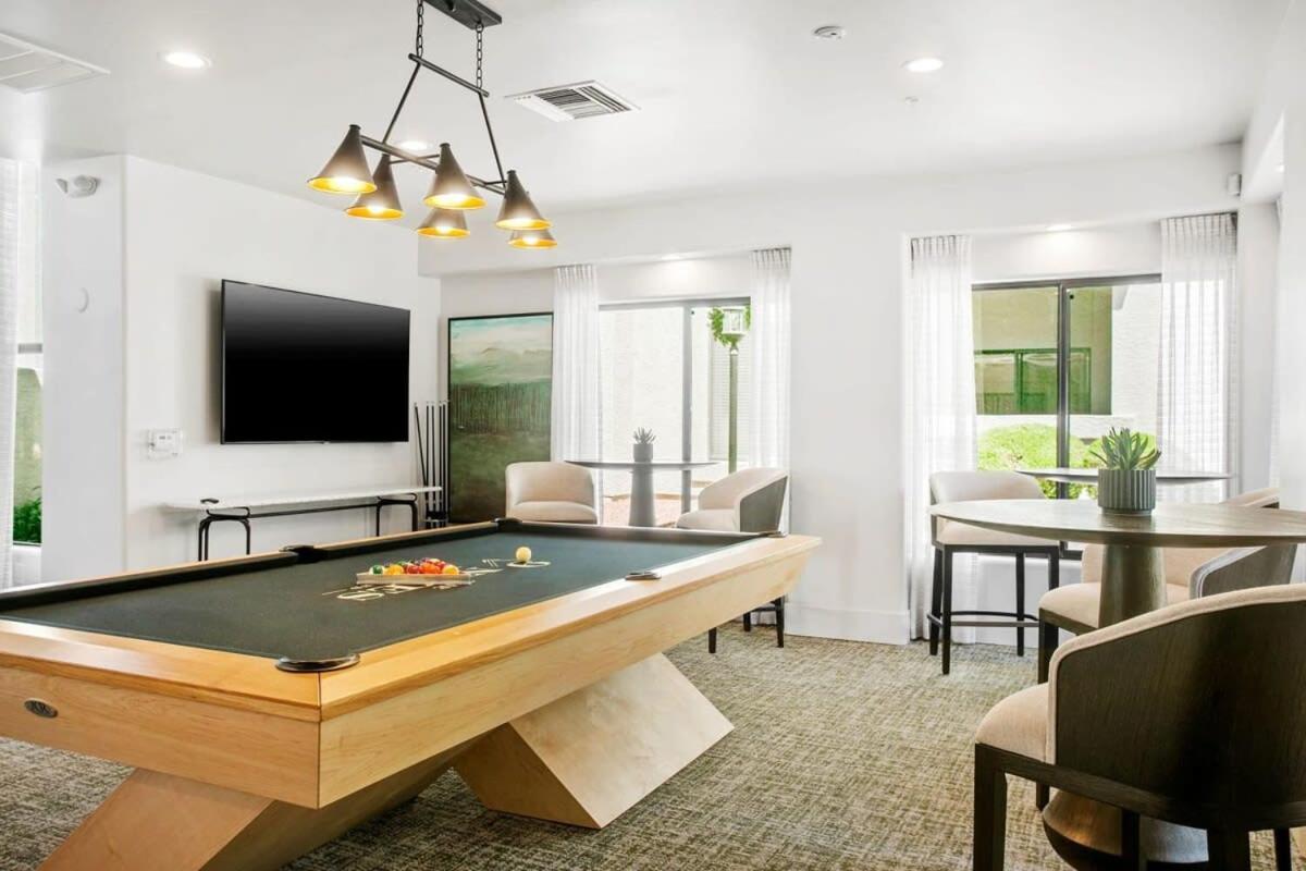 2br Cozysuites At Kierland Commons With Pool #08