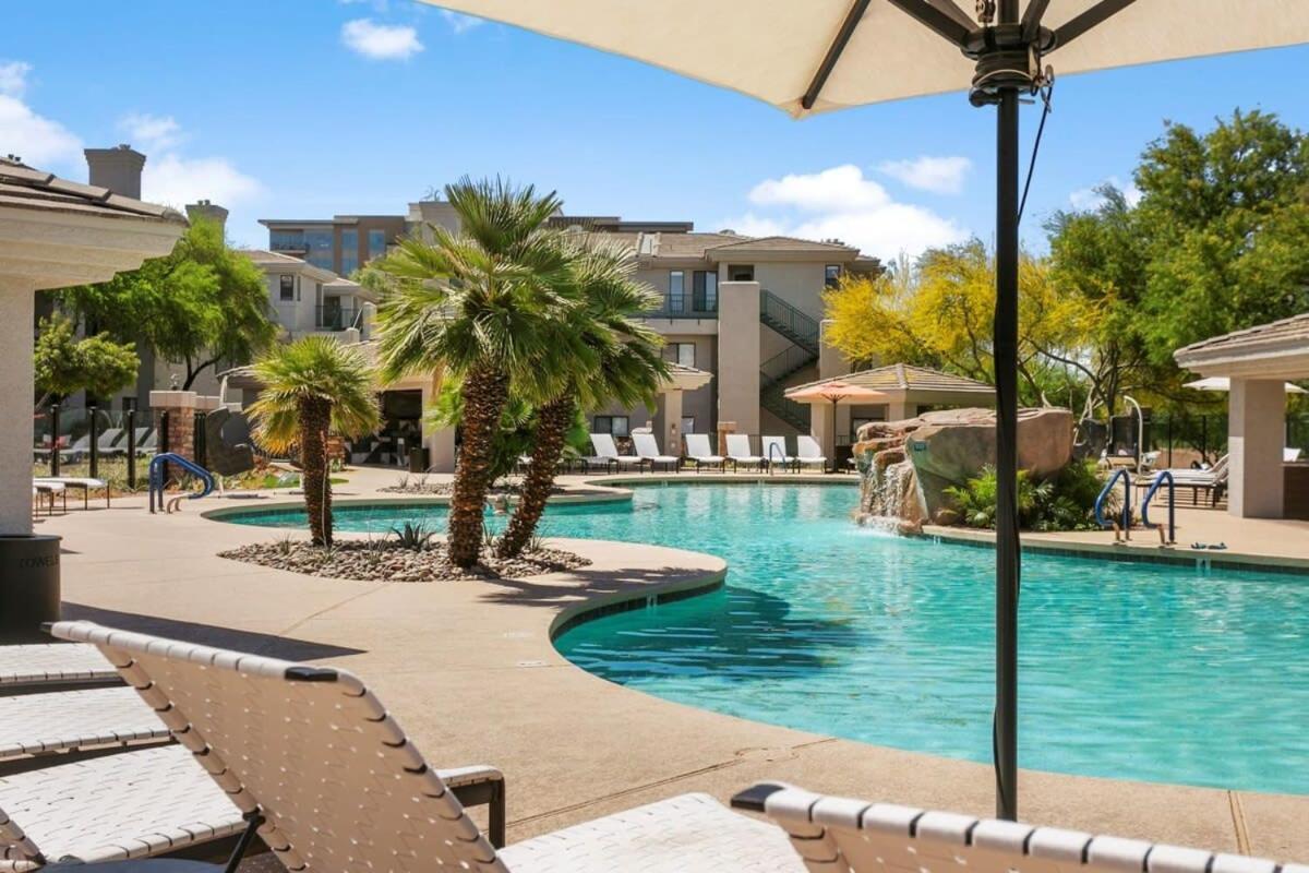 2br Cozysuites At Kierland Commons With Pool #08 Apartment