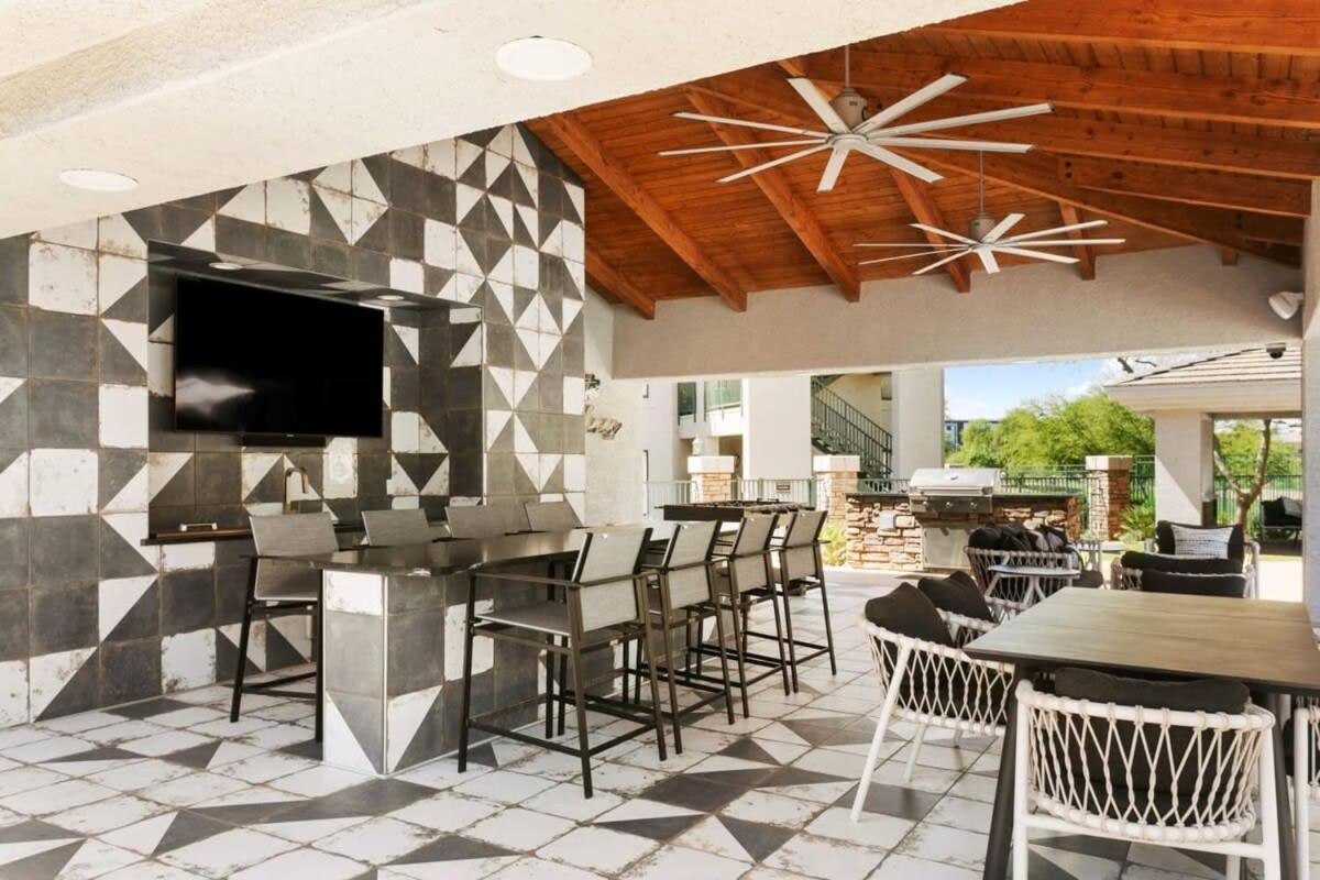 Apartment 2br Cozysuites At Kierland Commons With Pool #08 *