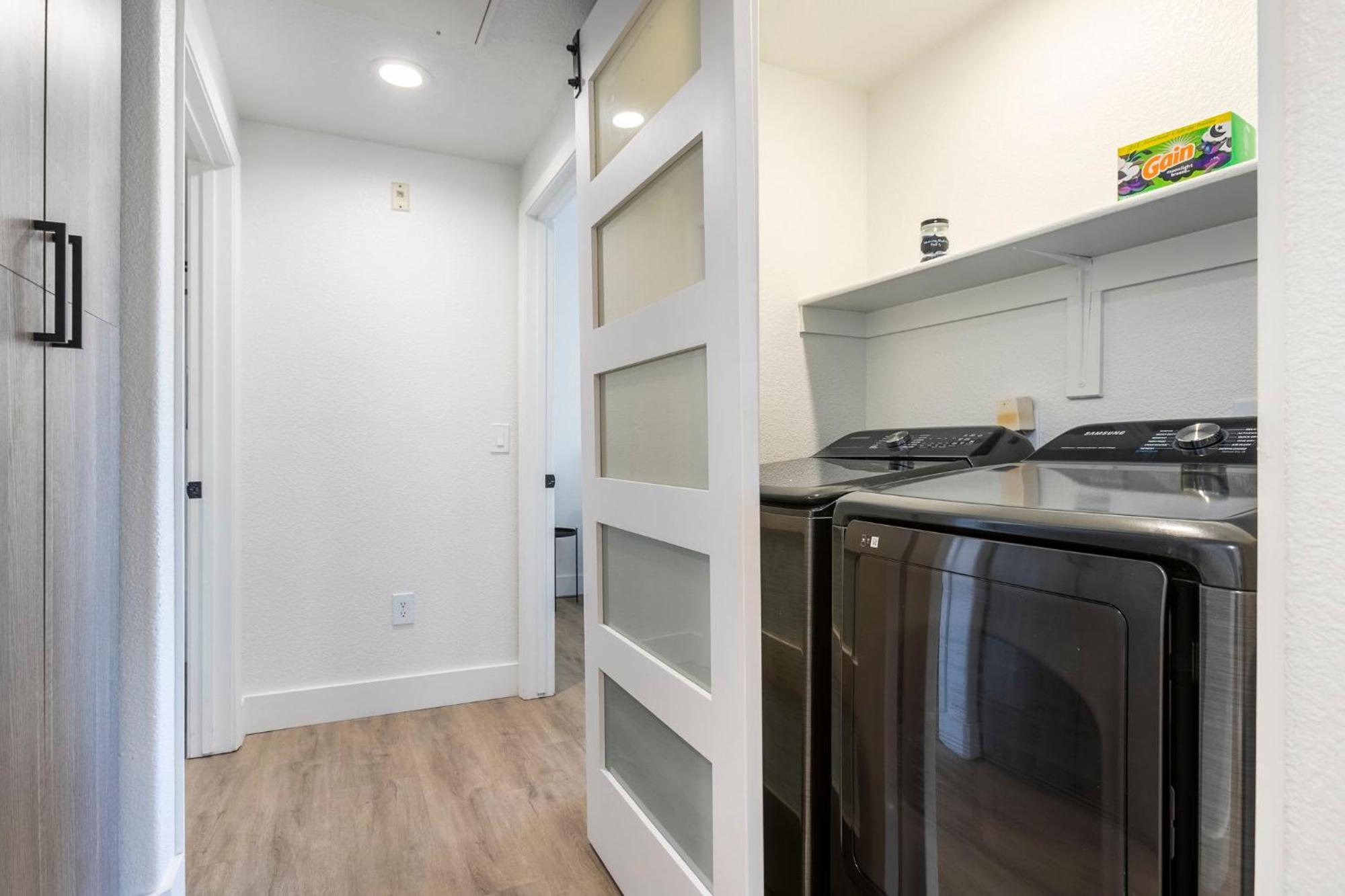 2br Cozysuites At Kierland Commons With Pool #08 Apartment