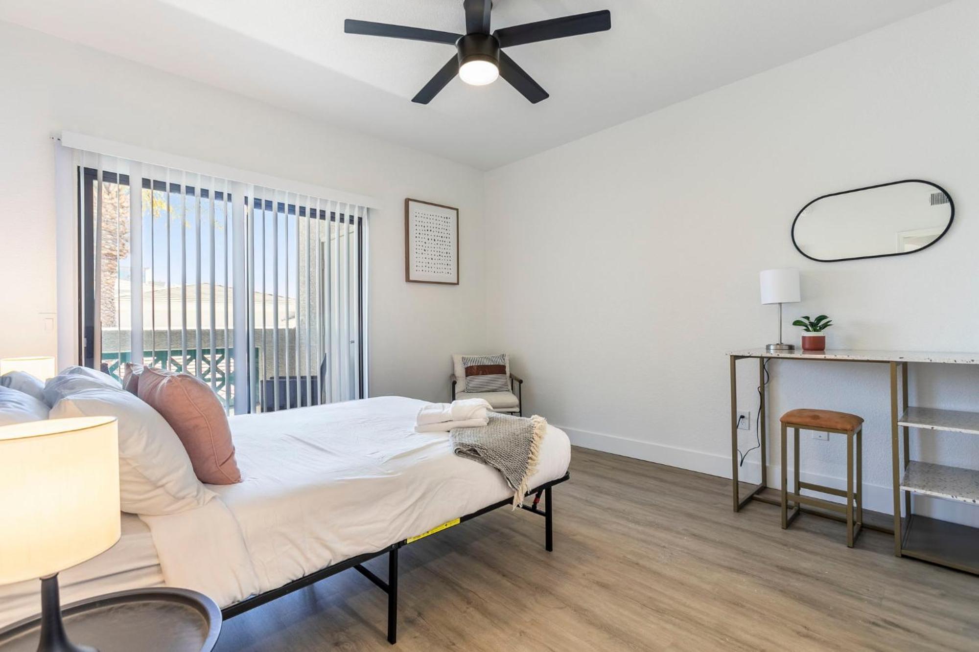 Apartment 2br Cozysuites At Kierland Commons With Pool #08 *