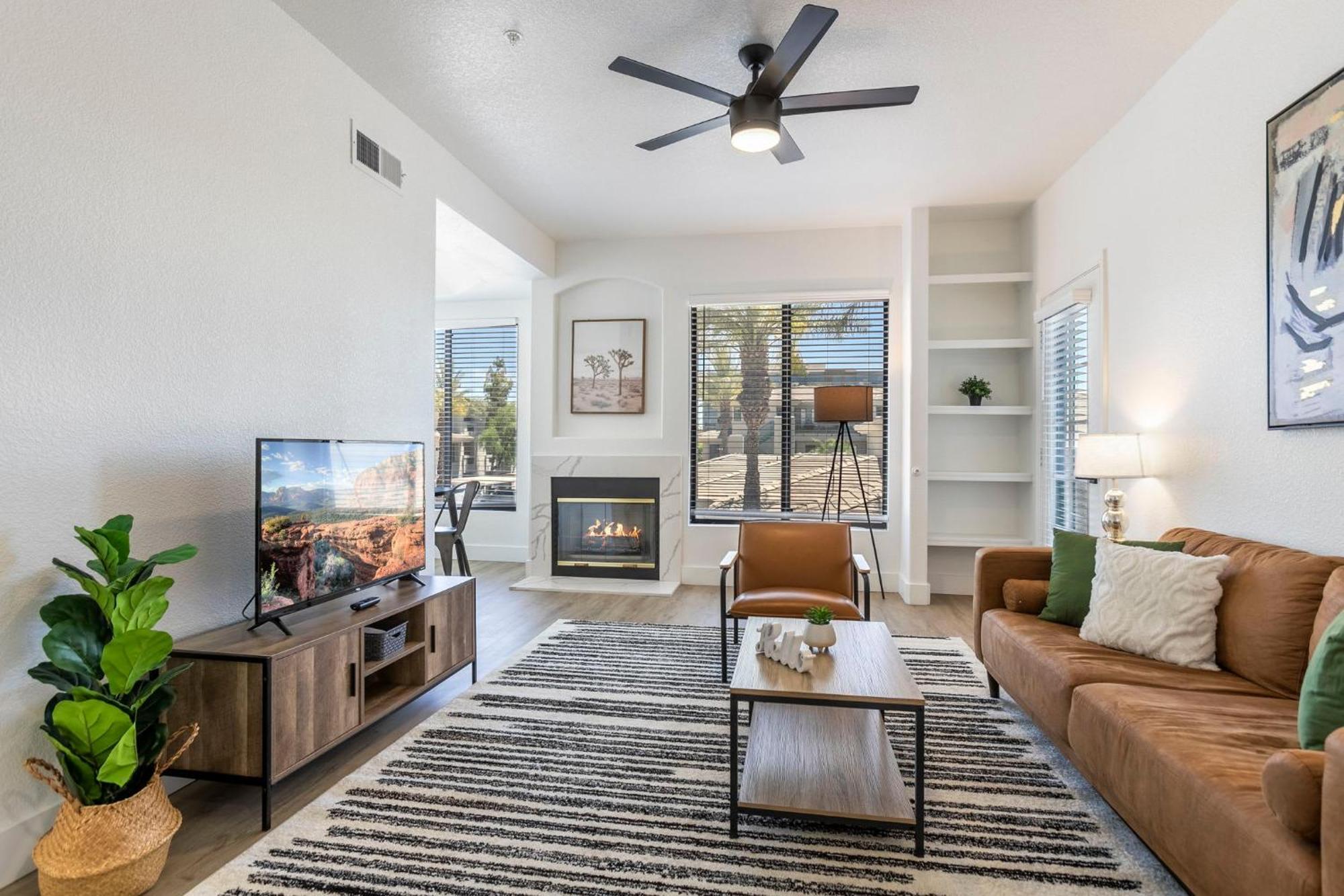 2br Cozysuites At Kierland Commons With Pool #08